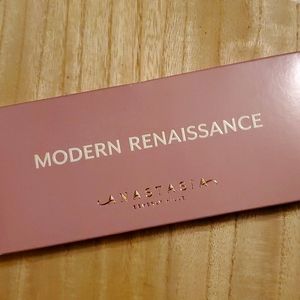 Anastasia Beverly hills Modern Renaissance eyeshadow palette